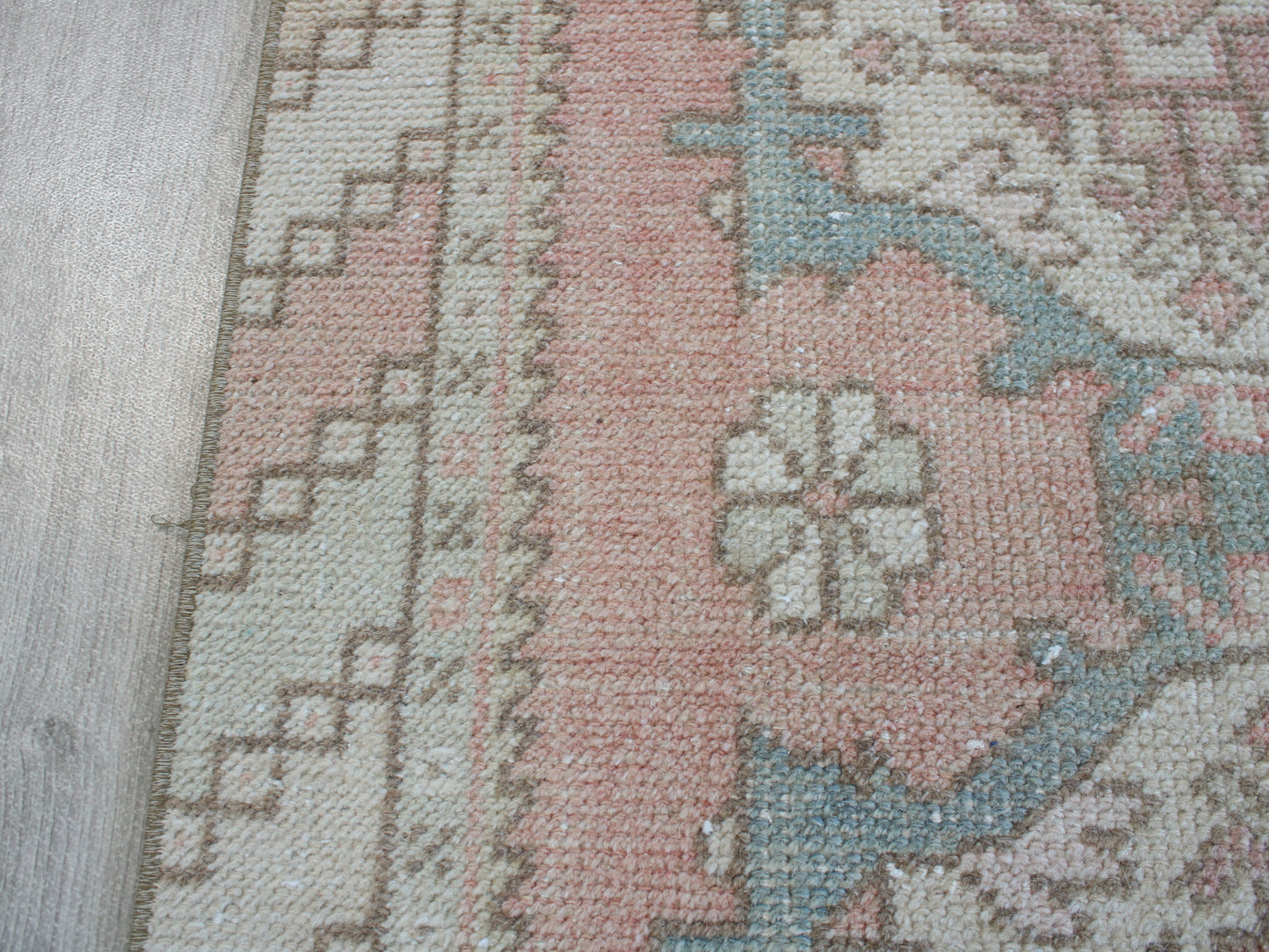Vintage Pink Beige Oushak Runner Rug - 2'7"x9'3" Handwoven Anatolian Wool Rug