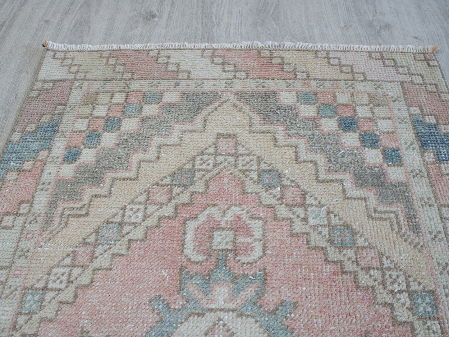 Vintage Pink Beige Oushak Runner Rug - 2'7"x9'3" Handwoven Anatolian Wool Rug