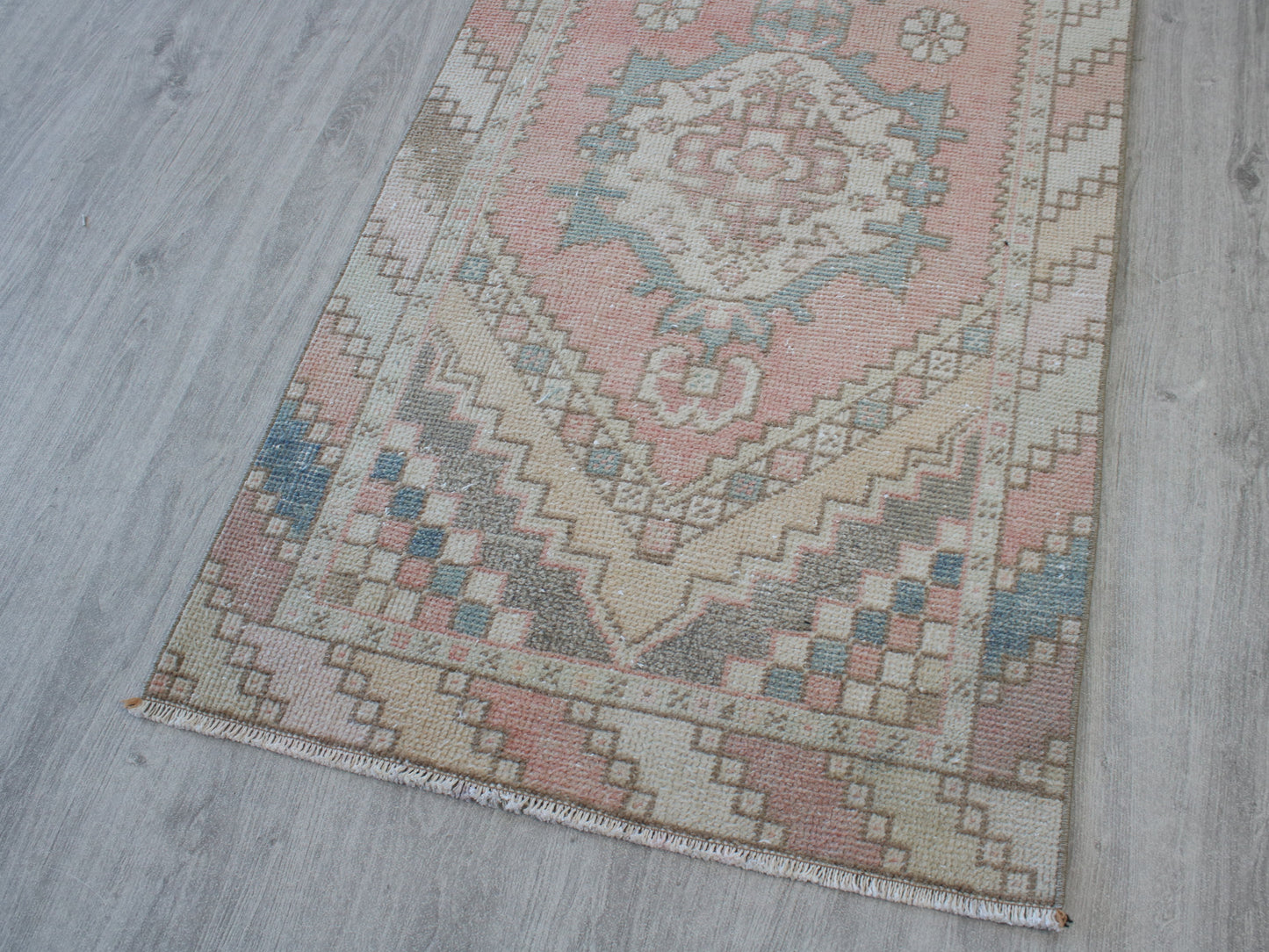 Vintage Pink Beige Oushak Runner Rug - 2'7"x9'3" Handwoven Anatolian Wool Rug